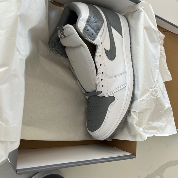 Air Jordan 1 High OG Stealth main image 4